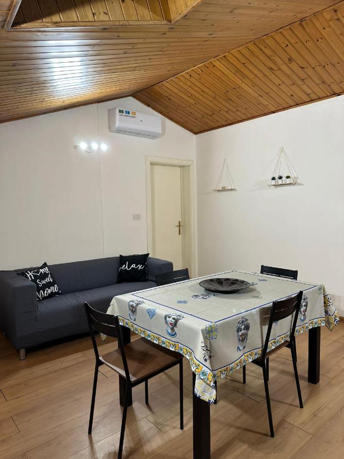 Apartamento La Mansarda Di Melo CTA Exterior foto